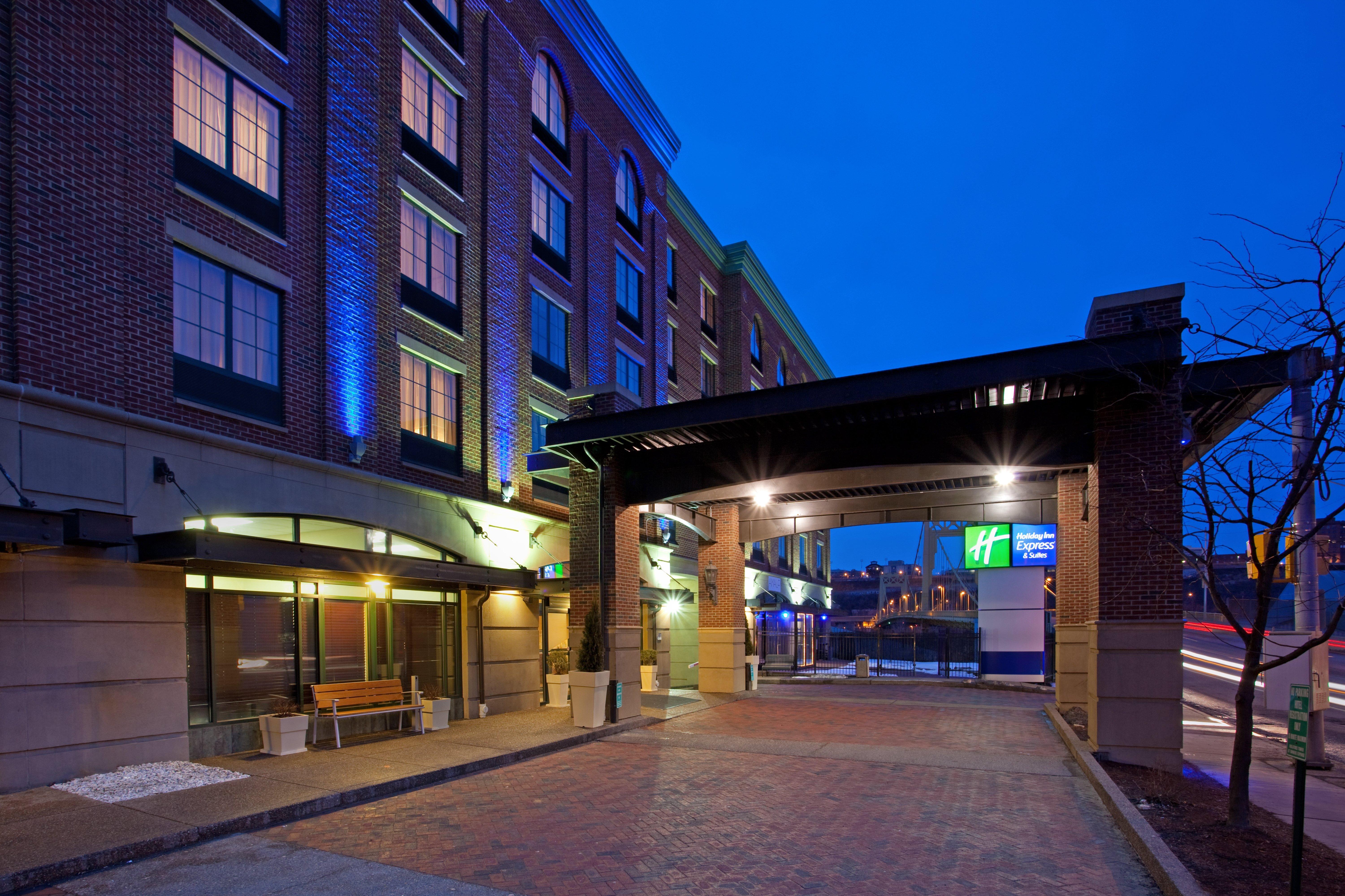Holiday Inn Express Hotel & Suites Pittsburgh-South Side By Ihg Exterior photo